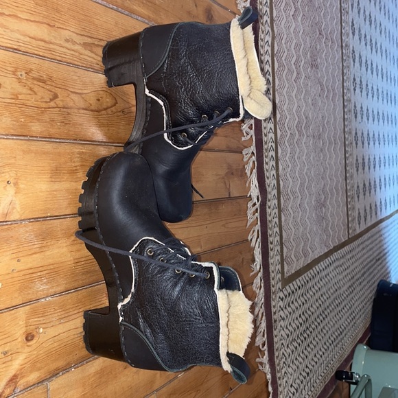 No. 6 Shearling Clog Boots - Picture 4 of 6